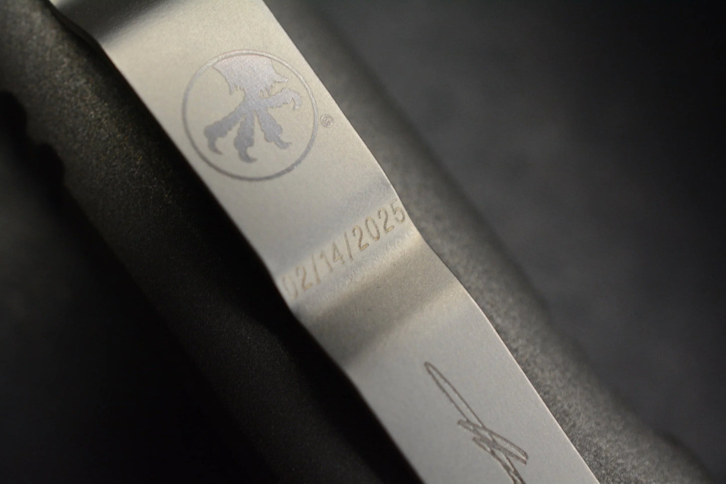 NEW Microtech UTX - 85 S/E Valentine Edition Grey/ Pink