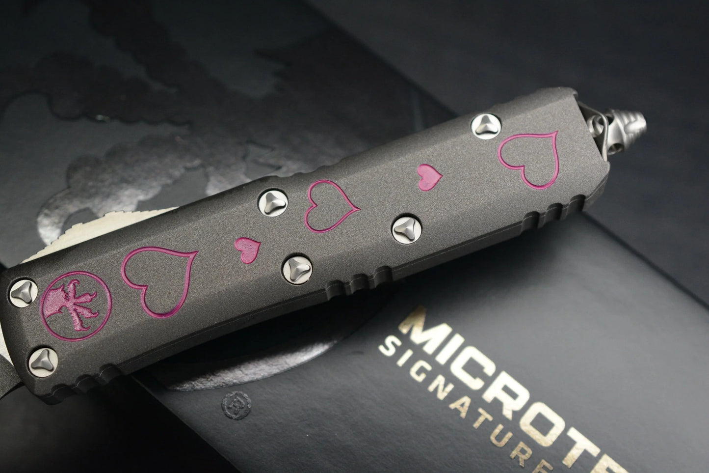 NEW Microtech UTX - 85 S/E Valentine Edition Grey/ Pink