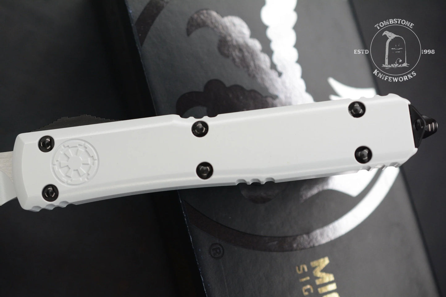 Microtech Ultratech S/E STD Storm Trooper White Deep Engraved