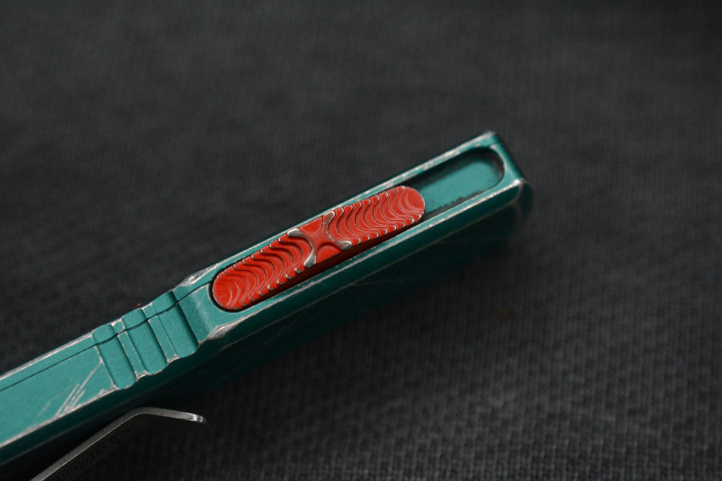 NEW Microtech UTX-70 Hell Hound Blade Bounty Hunter - 04/2023 SN976