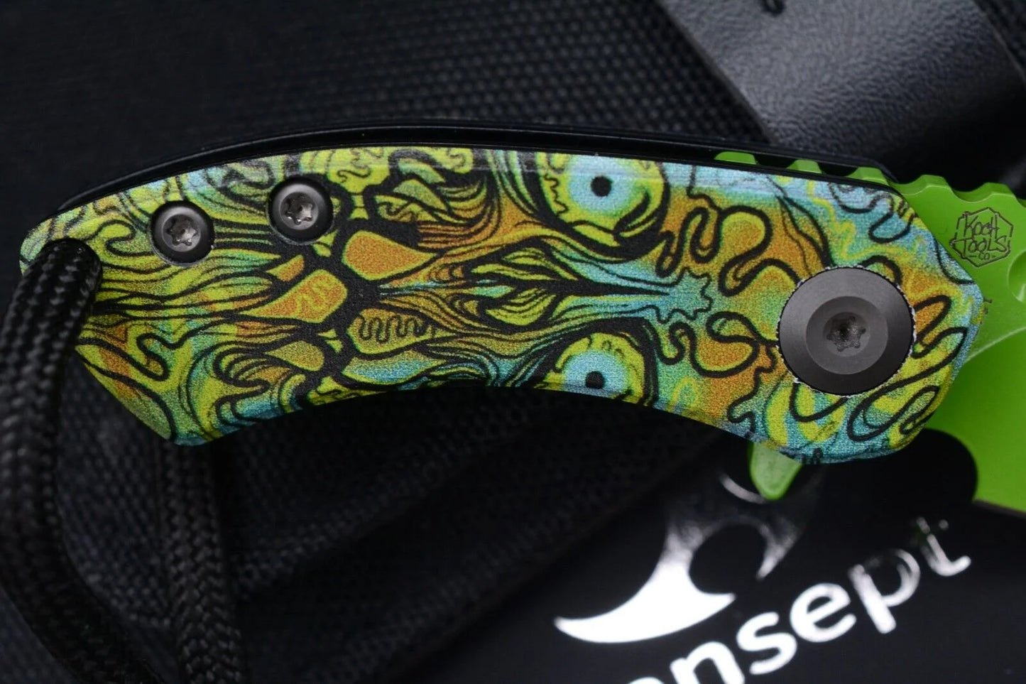 Koch x Kanscept Mini Korvid Undead G10 Green Blade w/ Koch Shamrock Bead & Patch