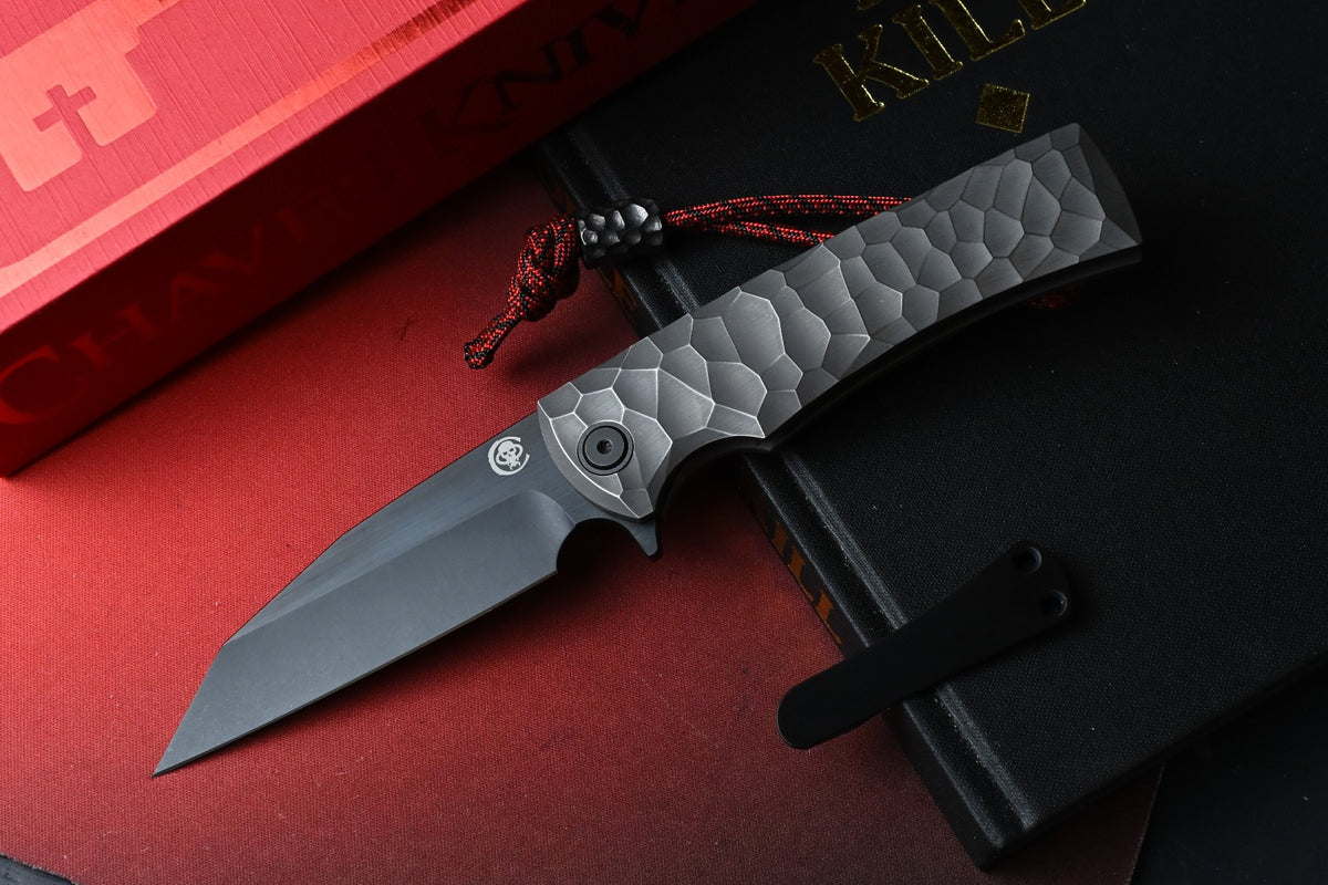 NEW CHAVES Knives Red Label Sangre Street - Black PVD M390 / Rocked Ti Handles