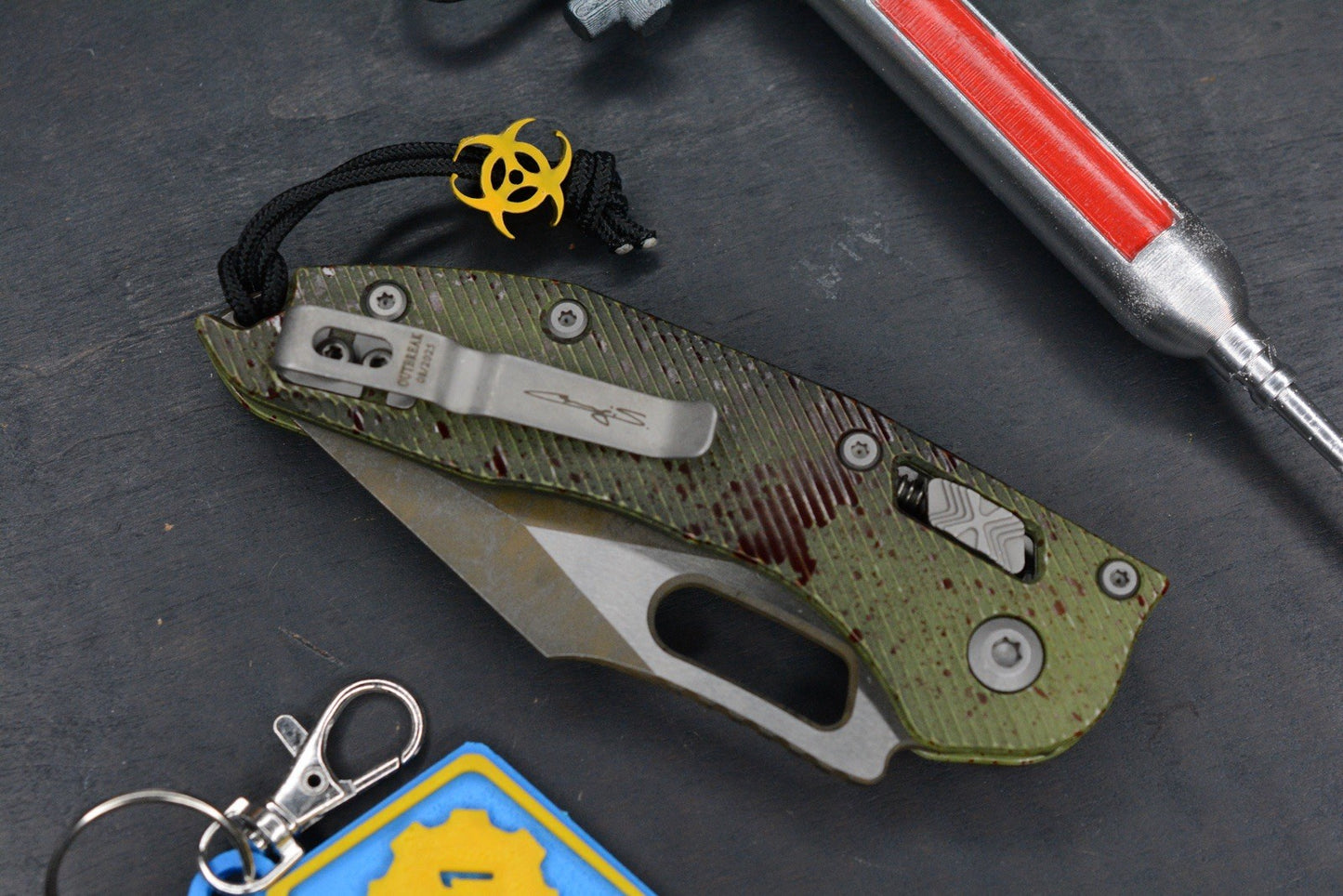 RARE Microtech Stitch-Ram-Lok Outbreak Sig Series w/ Fallout Replicas & Bead
