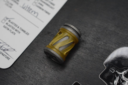 NEW Griffin Combat Concealed V5 Ultem / Tumbled Ti Bead Re Playge Microtech
