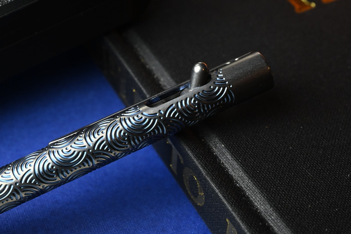 RARE Urban EDC x Magnus Titanium Click Shift Pen - Matte Ti w/ Blue Ti Seigahai