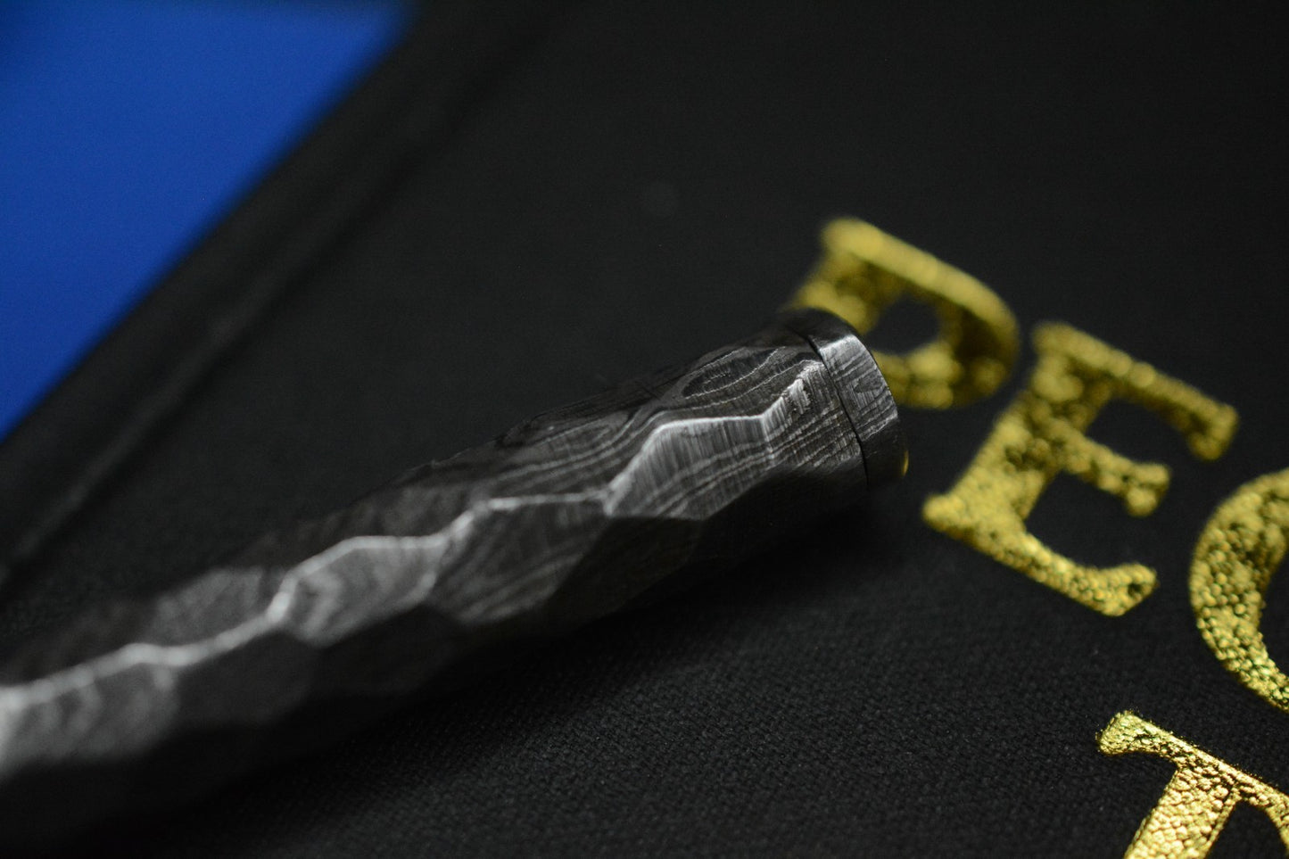 RARE Royal Creations Rocked Damascus & Copper Twist Pen - Re Playge Microtech
