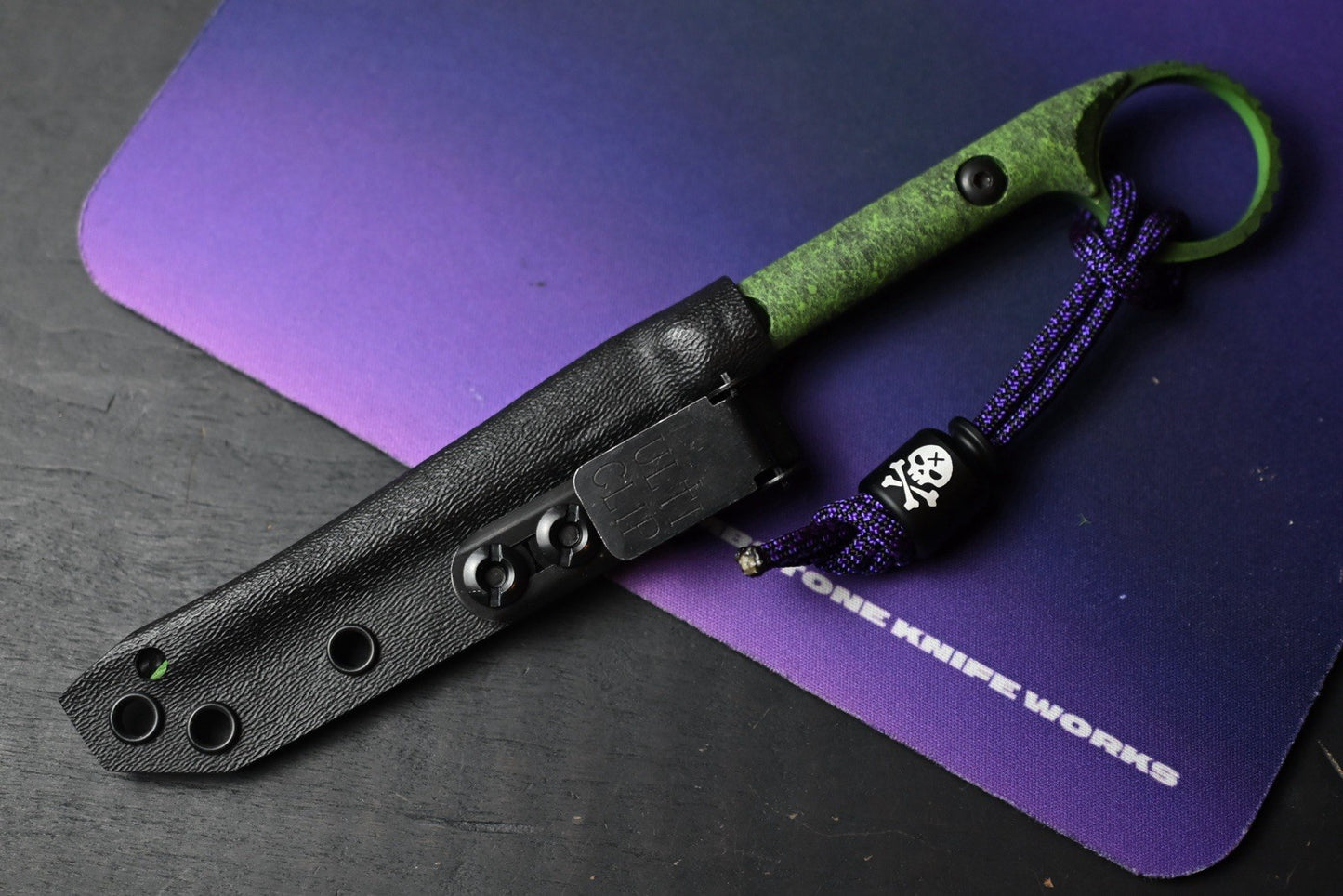 RARE Half Face Blades Ringed Cardiac Spike - Zombie Green w/ Poison Bead
