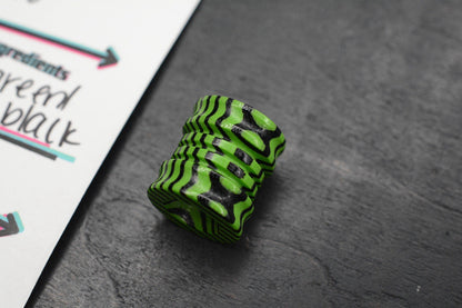 NEW Salt & Peppa Shrimp Bead - Toxic Green & Black G10 Re Playge Microtech