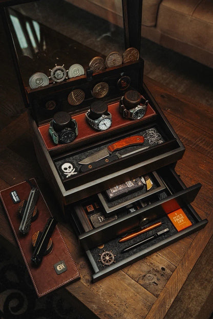 RARE Pete’s Pirate Life x Holme & Hadfield Artifice EDC Display - Rustic Wood