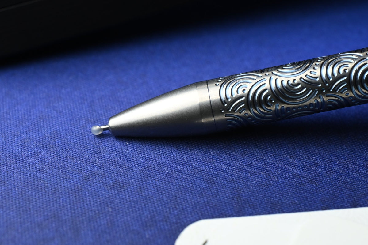 RARE Urban EDC x Magnus Titanium Click Shift Pen - Matte Ti w/ Blue Ti Seigahai