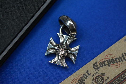 RARE Starlingear Maltese Cross Slickster - .925 Silver Pendant w/ Brass Gear