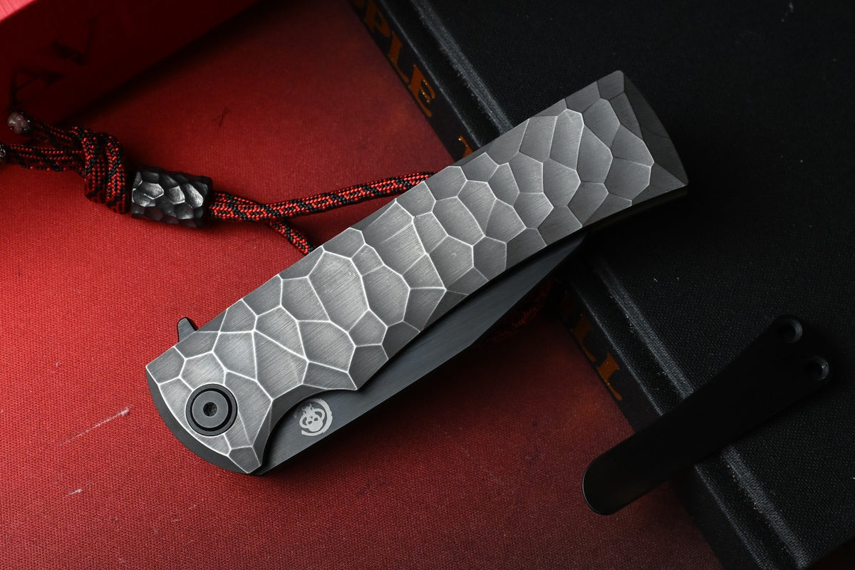 NEW CHAVES Knives Red Label Sangre Street - Black PVD M390 / Rocked Ti Handles