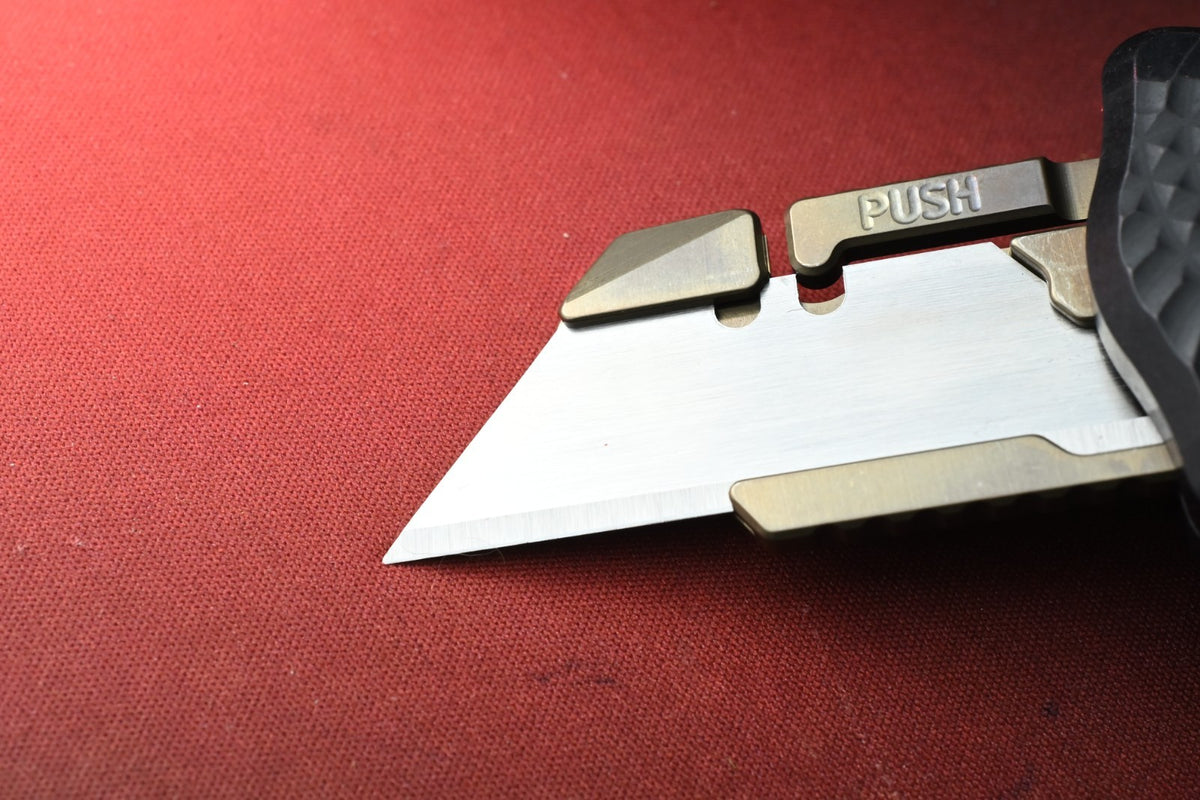 NEW Hypercut Oracle Razor Knife - Black Starburst Aluminum / Stonewashed