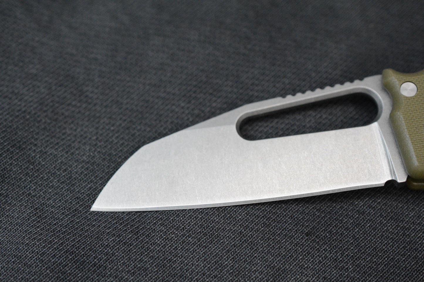 NEW Demko AD22 Shark Foot Magnacut - OD Green G-10 w/ Molar Bead & Patch