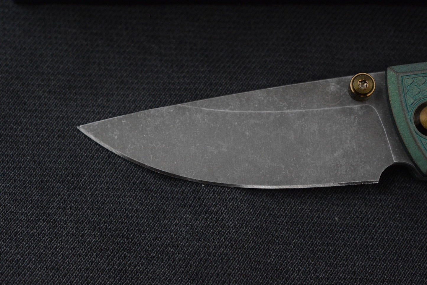 NEW CHAVES Knives RCK9 - Green Dragon Scale Mod Ti / M390 Drop Point / Ano Ti