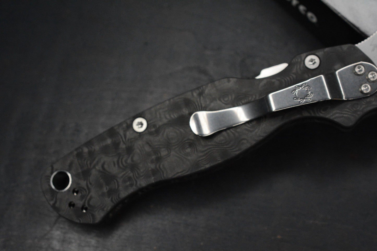 RARE Spyderco Paramilitary 2 Black Dunes Carbon Fiber Lady Liberty Skelly Blade