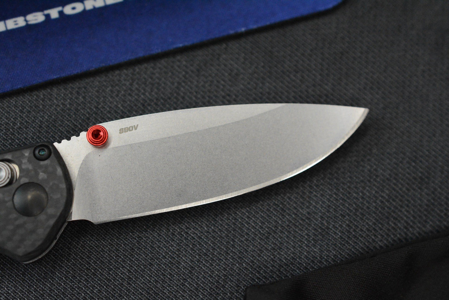 NEW Benchmade Mini Freek - Full Carbon Fiber w/ Red Thumbstud & Backspacer