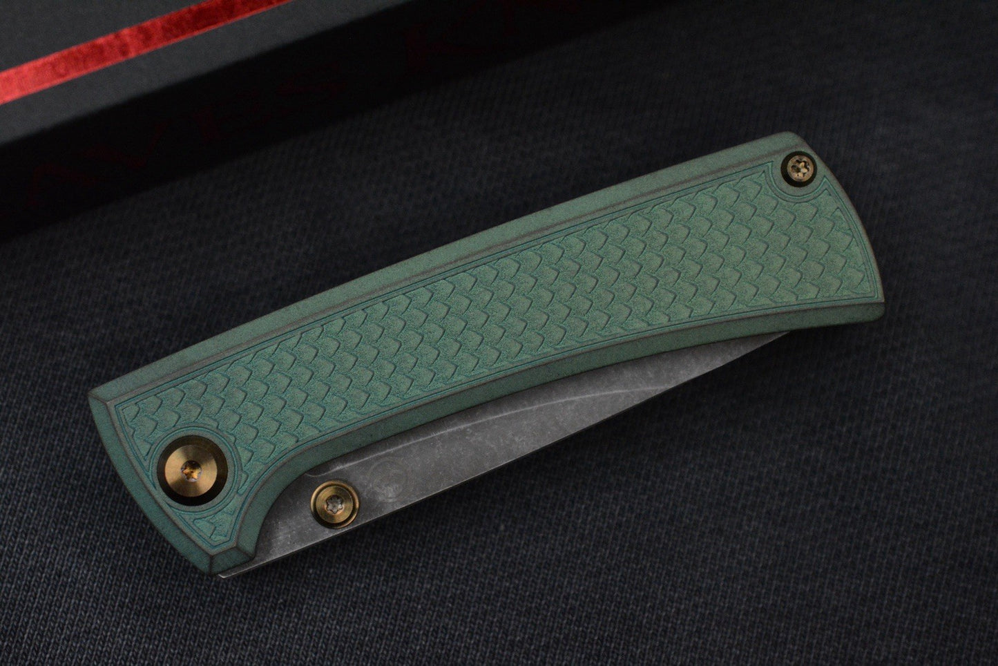 NEW CHAVES Knives RCK9 - Green Dragon Scale Mod Ti / M390 Drop Point / Ano Ti
