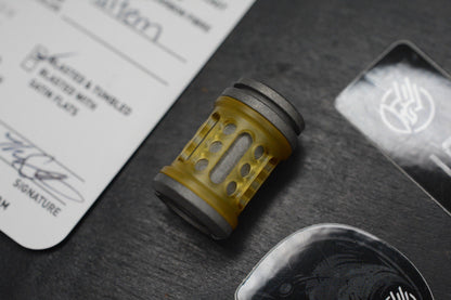 NEW Griffin Combat Concealed V3 Ultem / Tumbled Ti Bead Re Playge Microtech