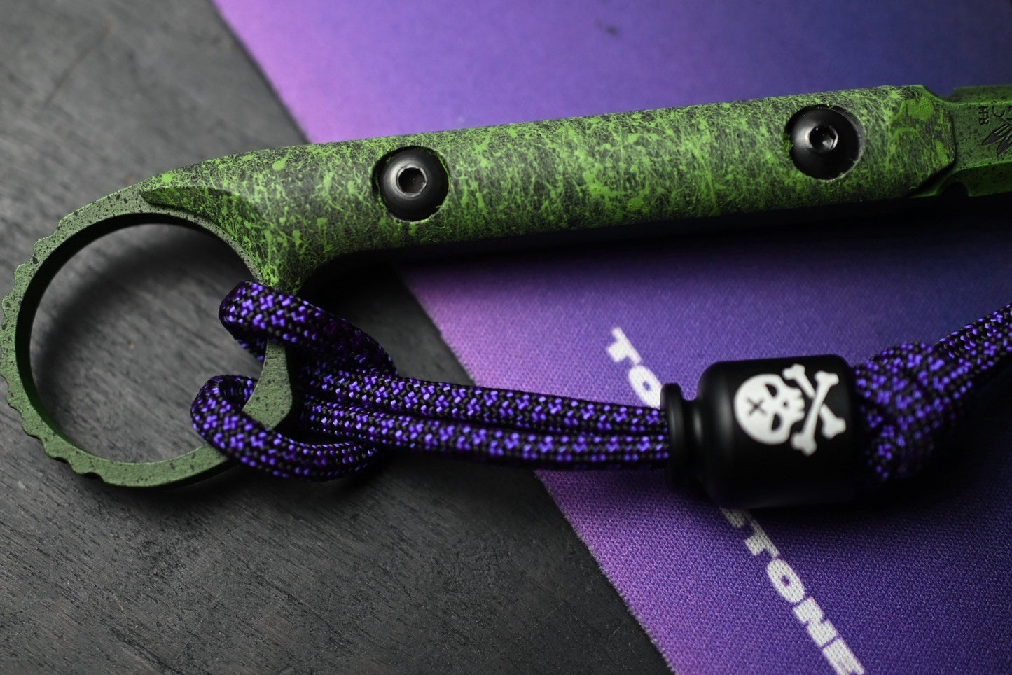 RARE Half Face Blades Ringed Cardiac Spike - Zombie Green w/ Poison Bead