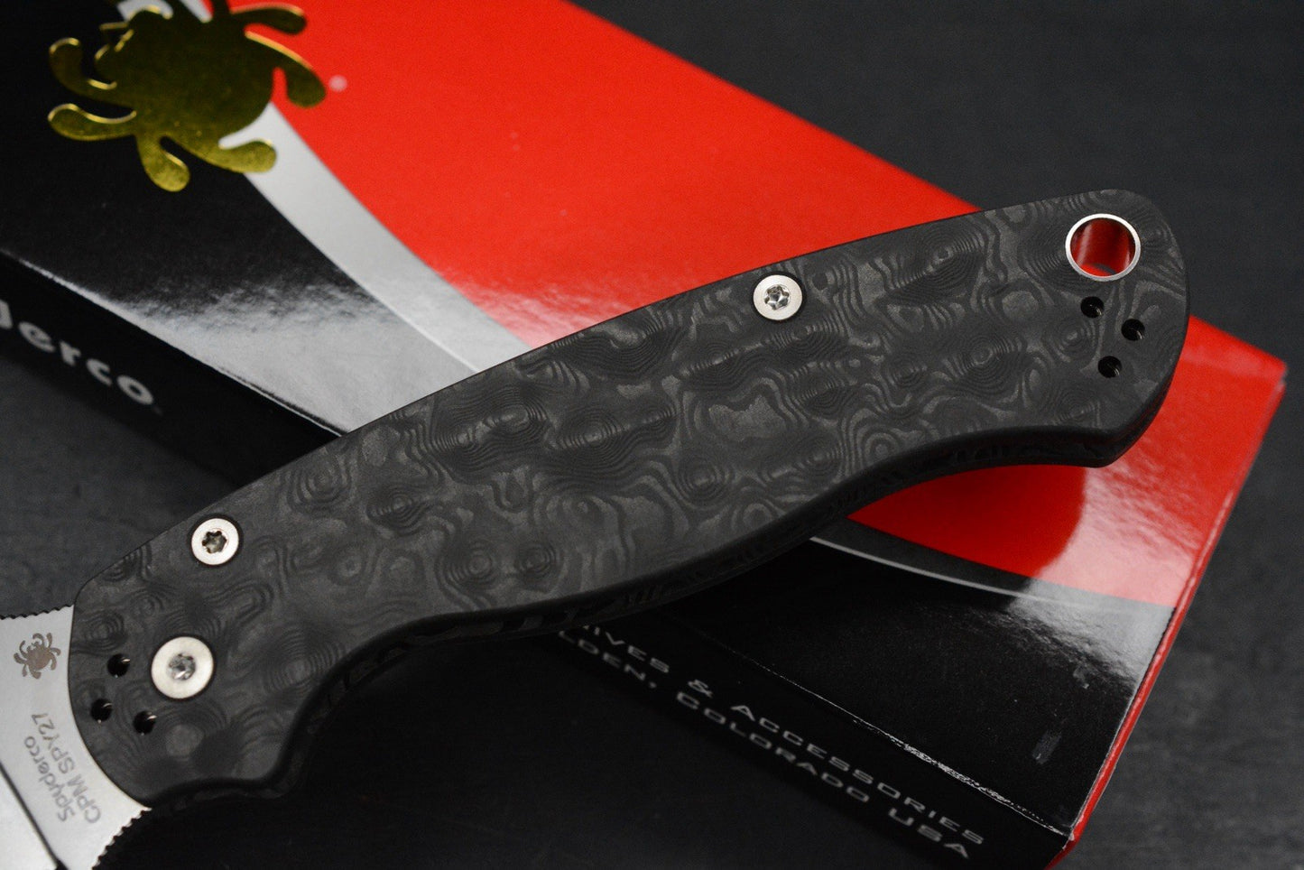 RARE Spyderco Paramilitary 2 Black Dunes Carbon Fiber Lady Liberty Skelly Blade