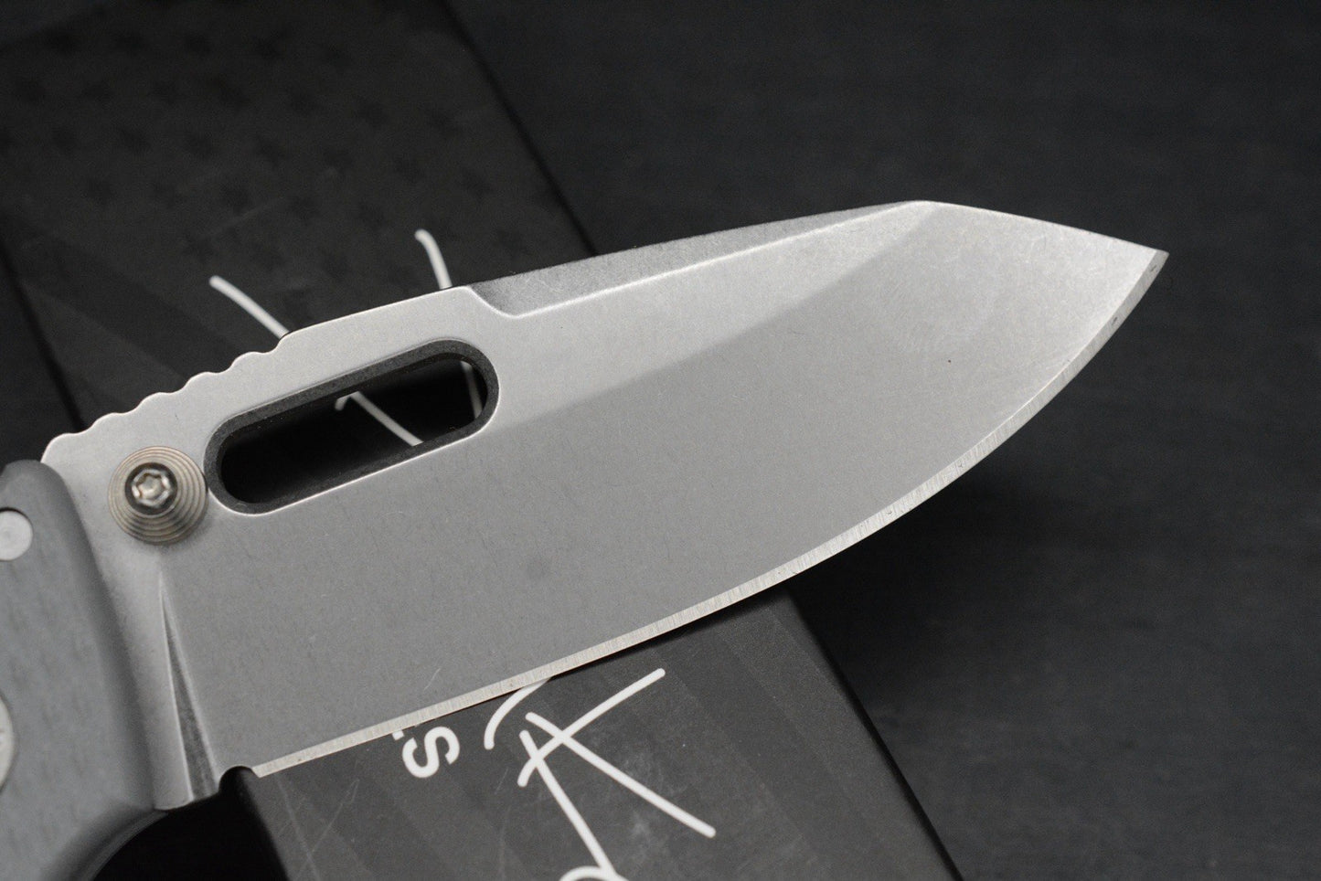 NEW Demko AD20 Whale Shark Thumb Slot MagnaCut Textured Grey G10 EXC