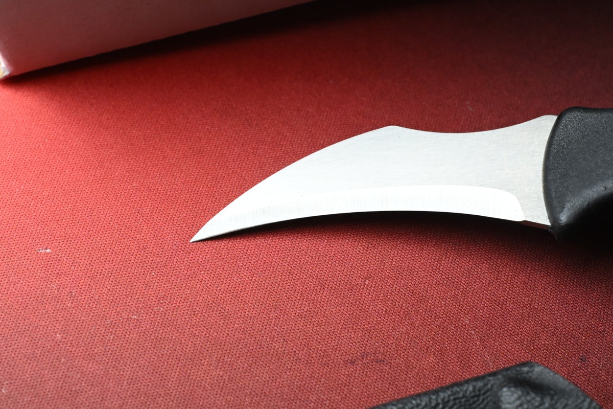 RARE Ed’s Manifesto & Kopis Designs Sneakreaper Elvia Field Knife Black /Polish