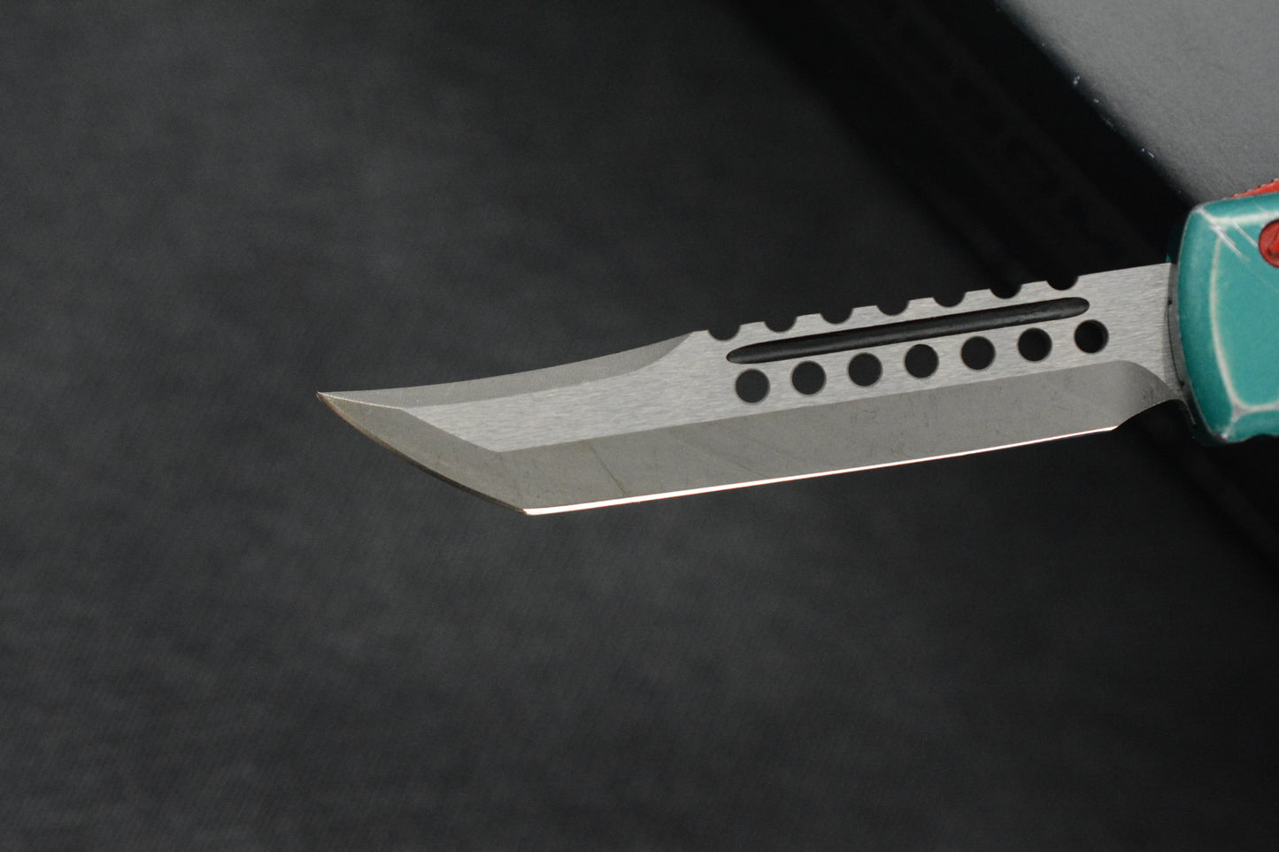 NEW Microtech UTX-70 Hell Hound Blade Bounty Hunter - 04/2023 SN976