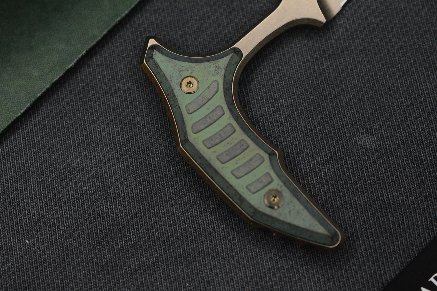 NEW Microtech Bee Push Dagger - Bronze Ano 440C / Antique Green Ti