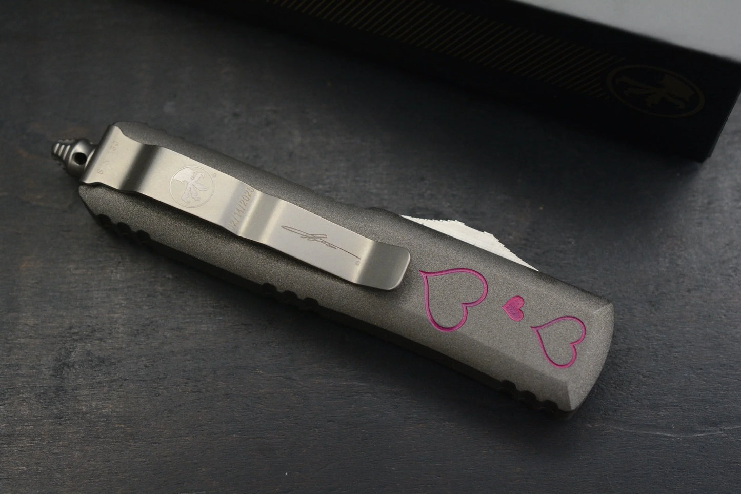 NEW Microtech UTX - 85 S/E Valentine Edition Grey/ Pink