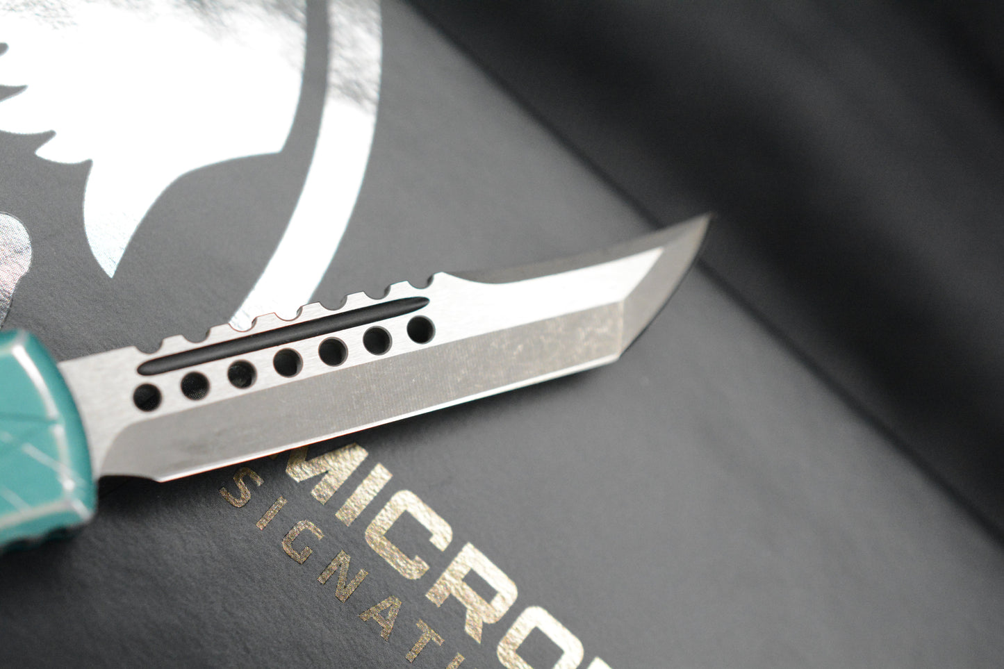 NEW Microtech UTX-70 Hell Hound Blade Bounty Hunter - 04/2023 SN976