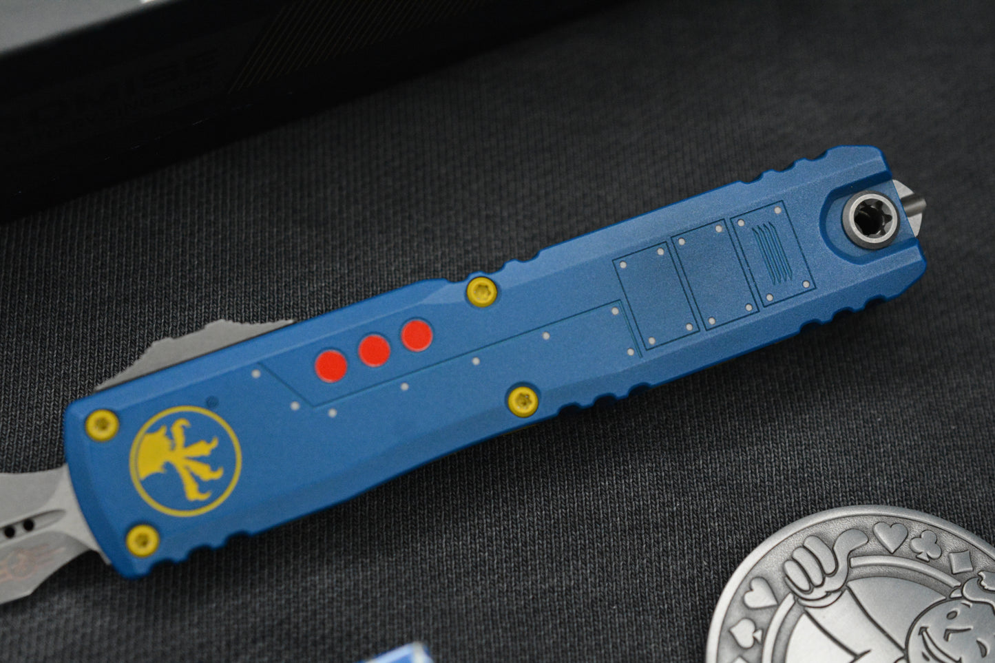 Microtech Ultratech ZBP Fallout Special Edition D/E w/ Radioactive Bead & T-51 Helmet Statue