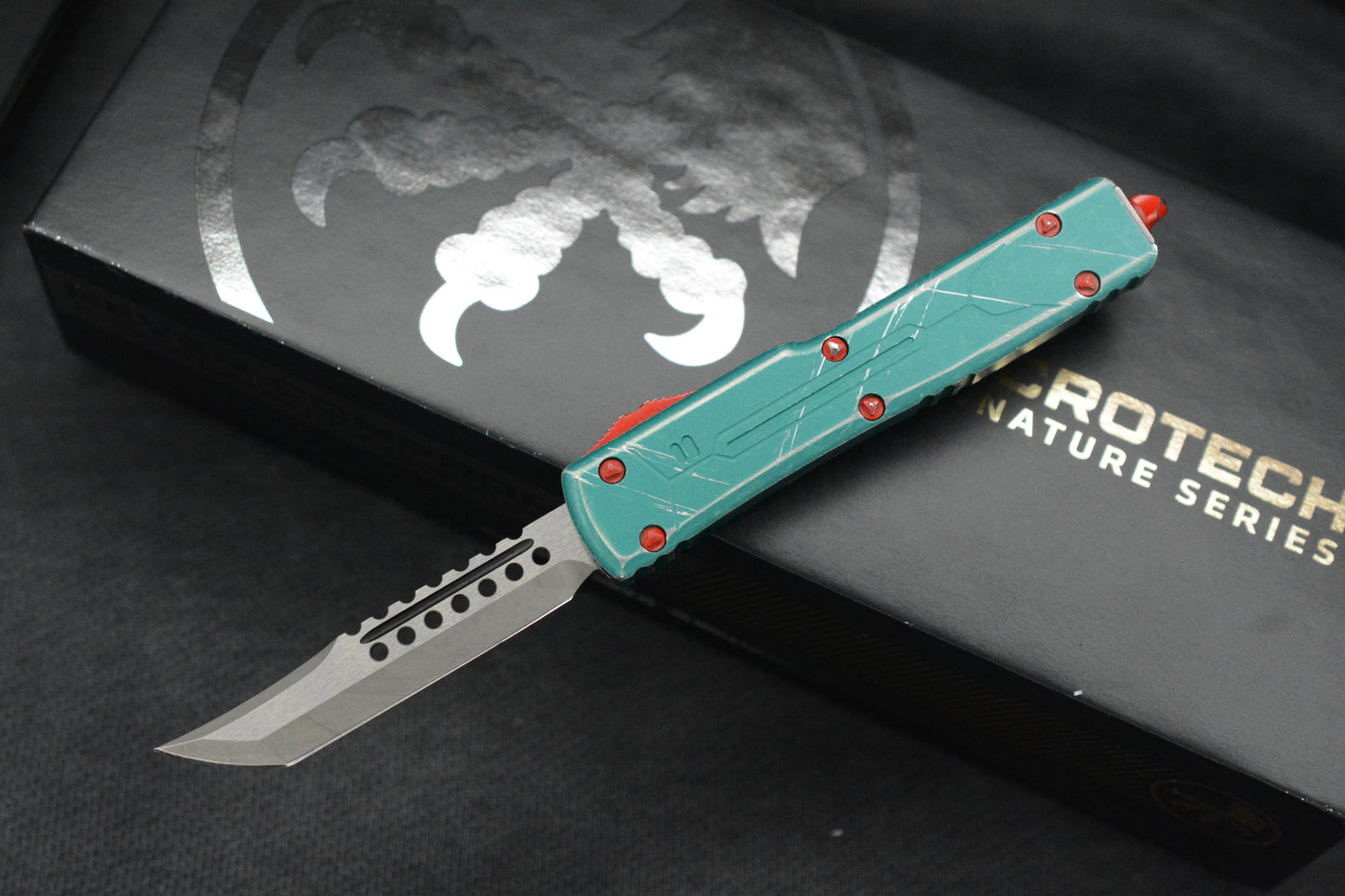 NEW Microtech UTX-70 Hell Hound Blade Bounty Hunter - 04/2023 SN976