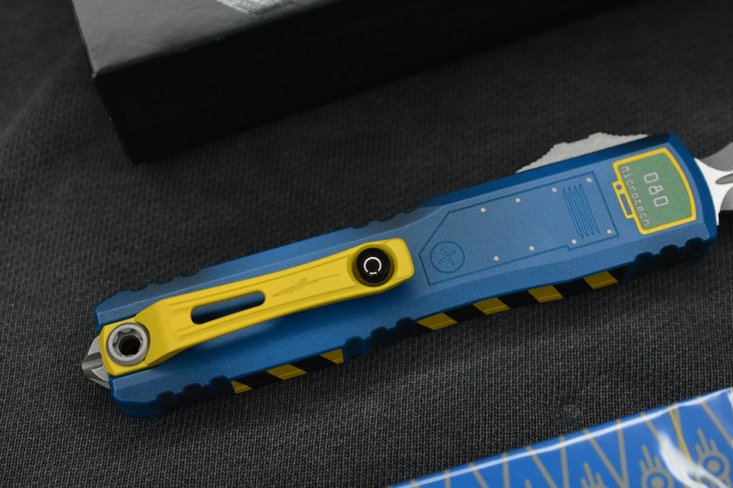 Microtech Ultratech ZBP Fallout Special Edition D/E w/ Radioactive Bead & T-51 Helmet Statue