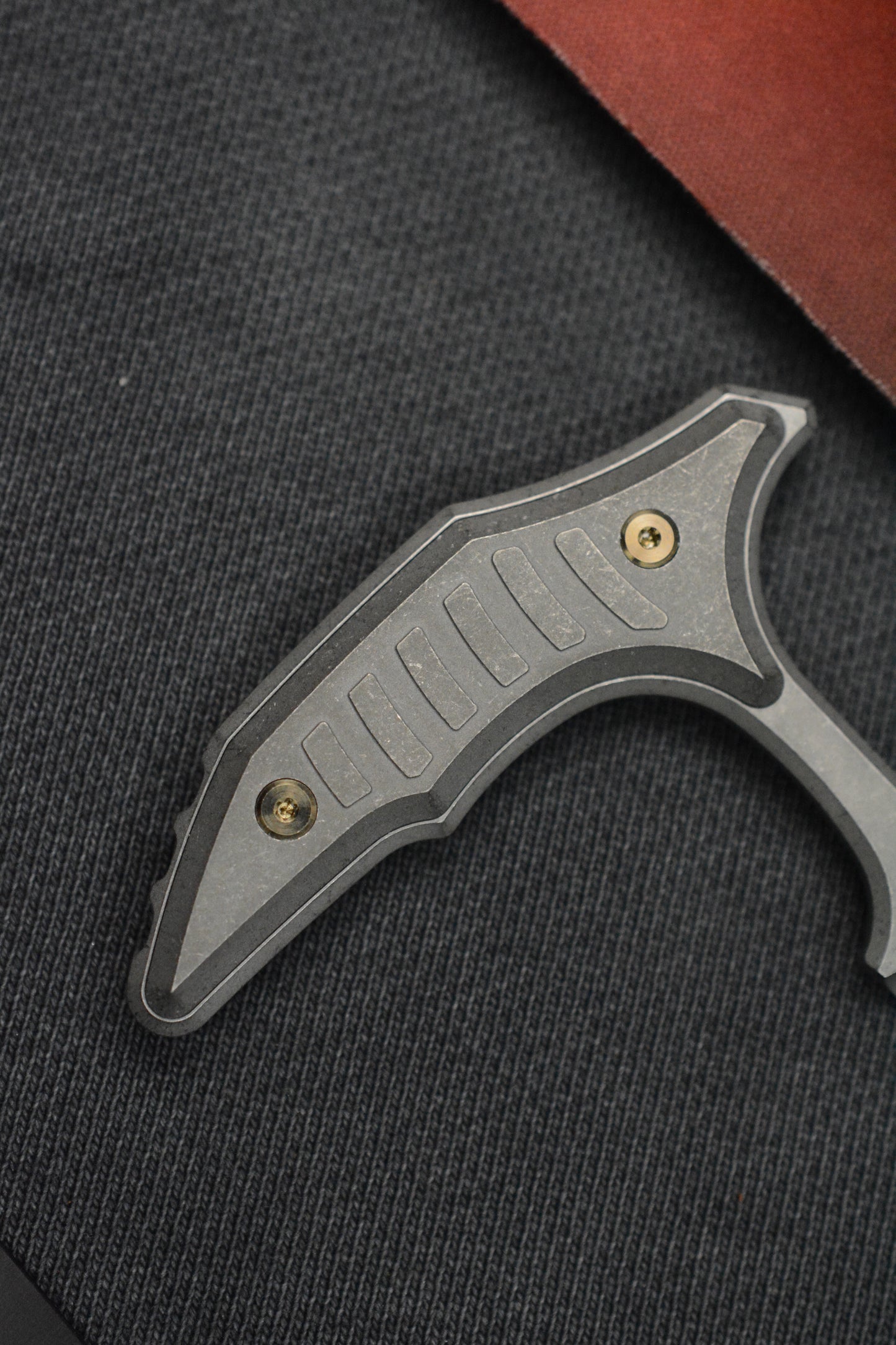 NEW Microtech Bee Push Dagger - Bronze Ano 440C / Apocalyptic Ti