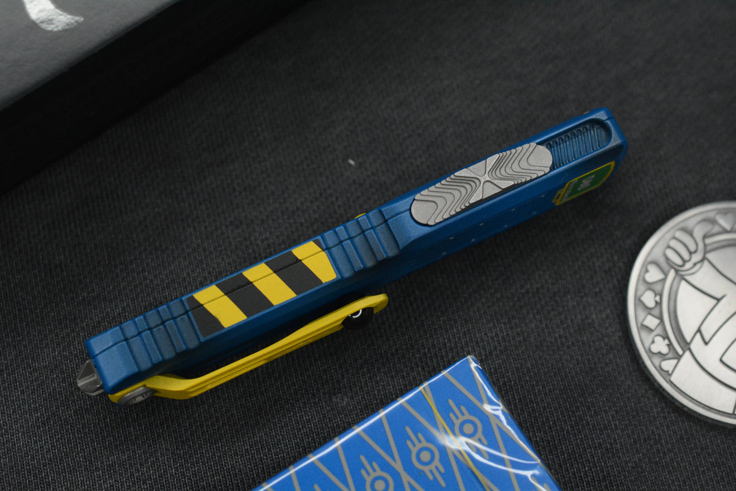 Microtech Ultratech ZBP Fallout Special Edition D/E w/ Radioactive Bead & T-51 Helmet Statue