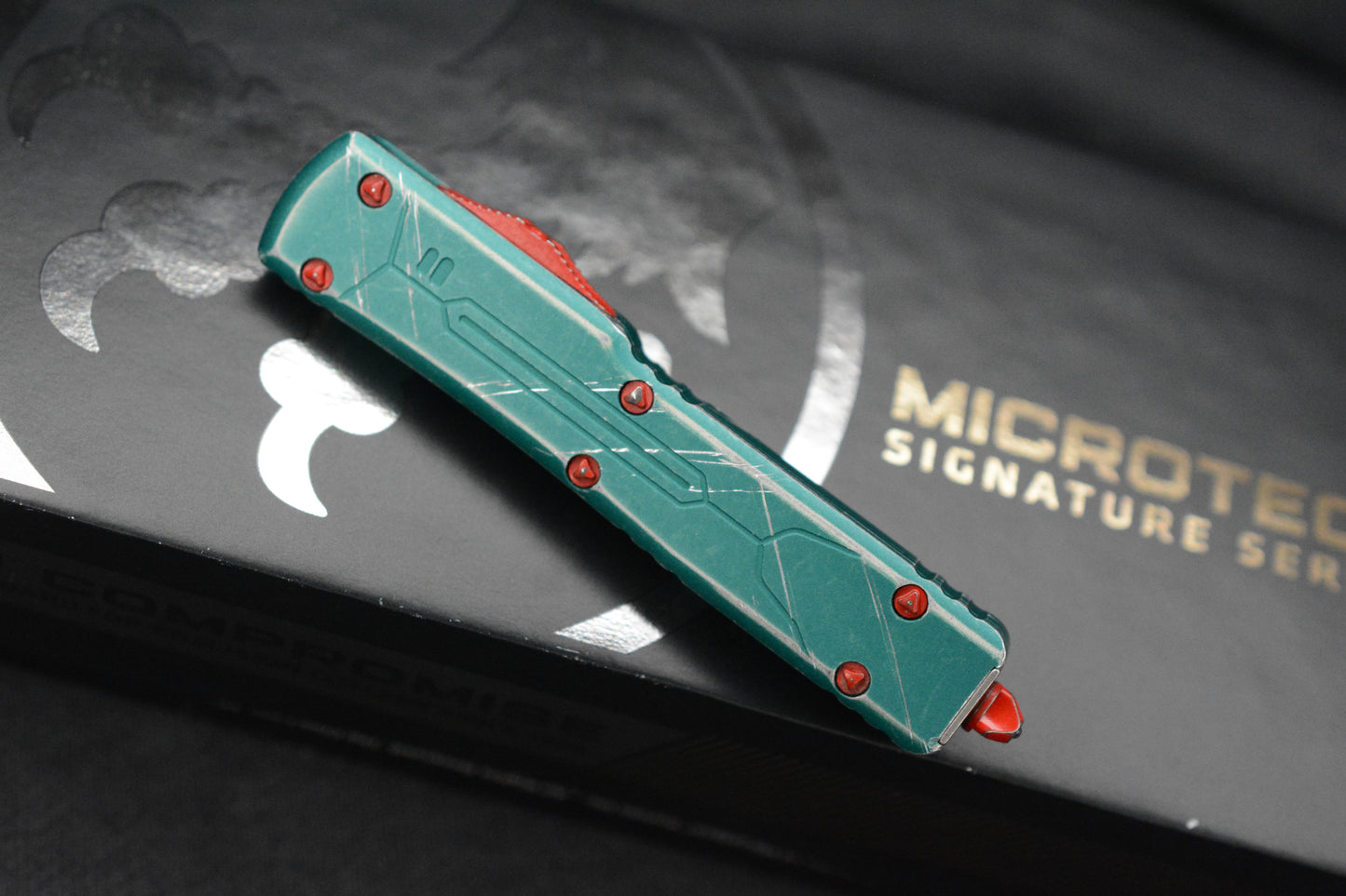 NEW Microtech UTX-70 Hell Hound Blade Bounty Hunter - 04/2023 SN976