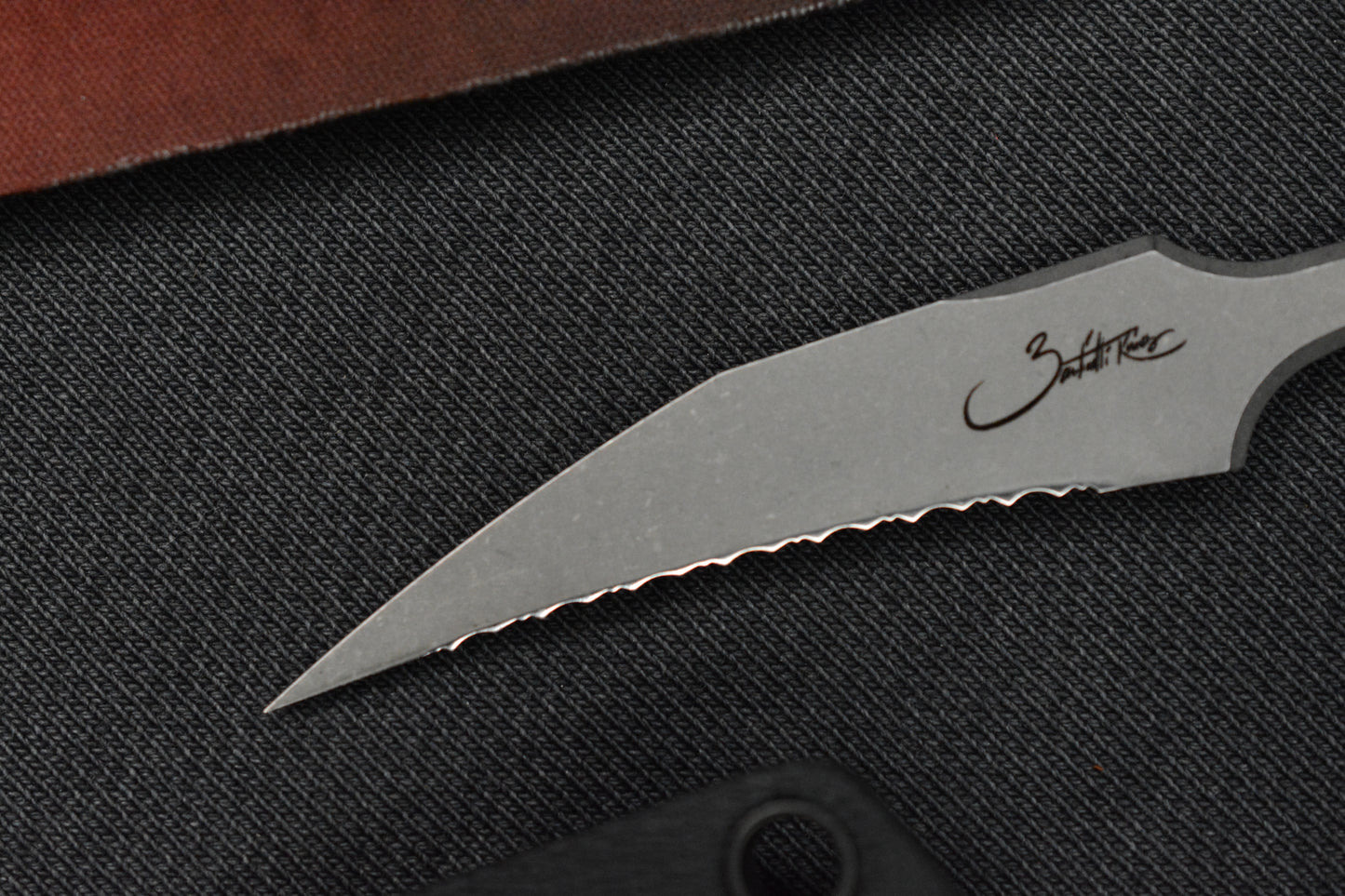 NEW Microtech Bee Push Dagger - Bronze Ano 440C / Apocalyptic Ti