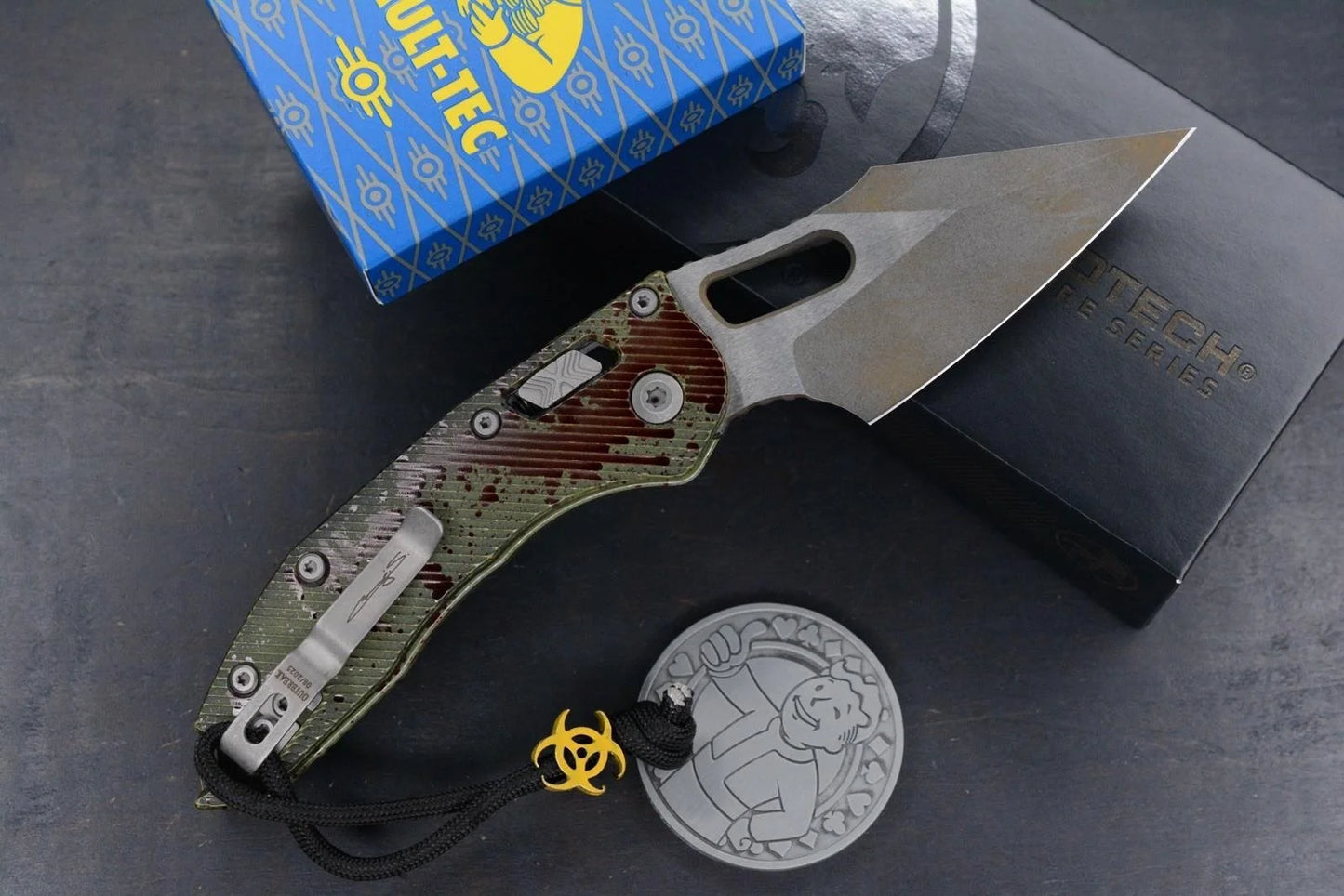 RARE Microtech Stitch-Ram-Lok Outbreak Sig Series w/ Fallout Poker Set & Bead